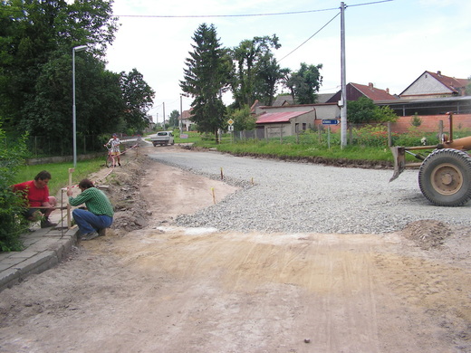 Budování silnice 2005